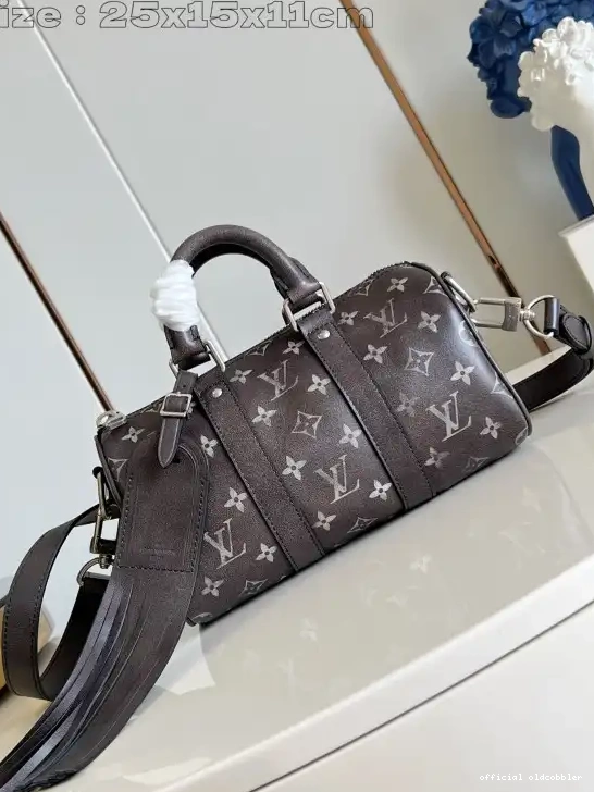 Official oldcobbler BANDOULIÈRE VUITTON KEEPALL 25 LOUIS 0519